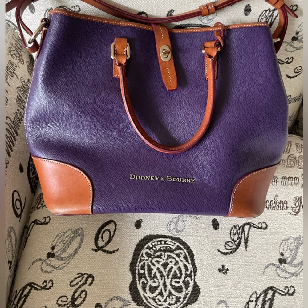 Dooney and Bourke shoulder bag